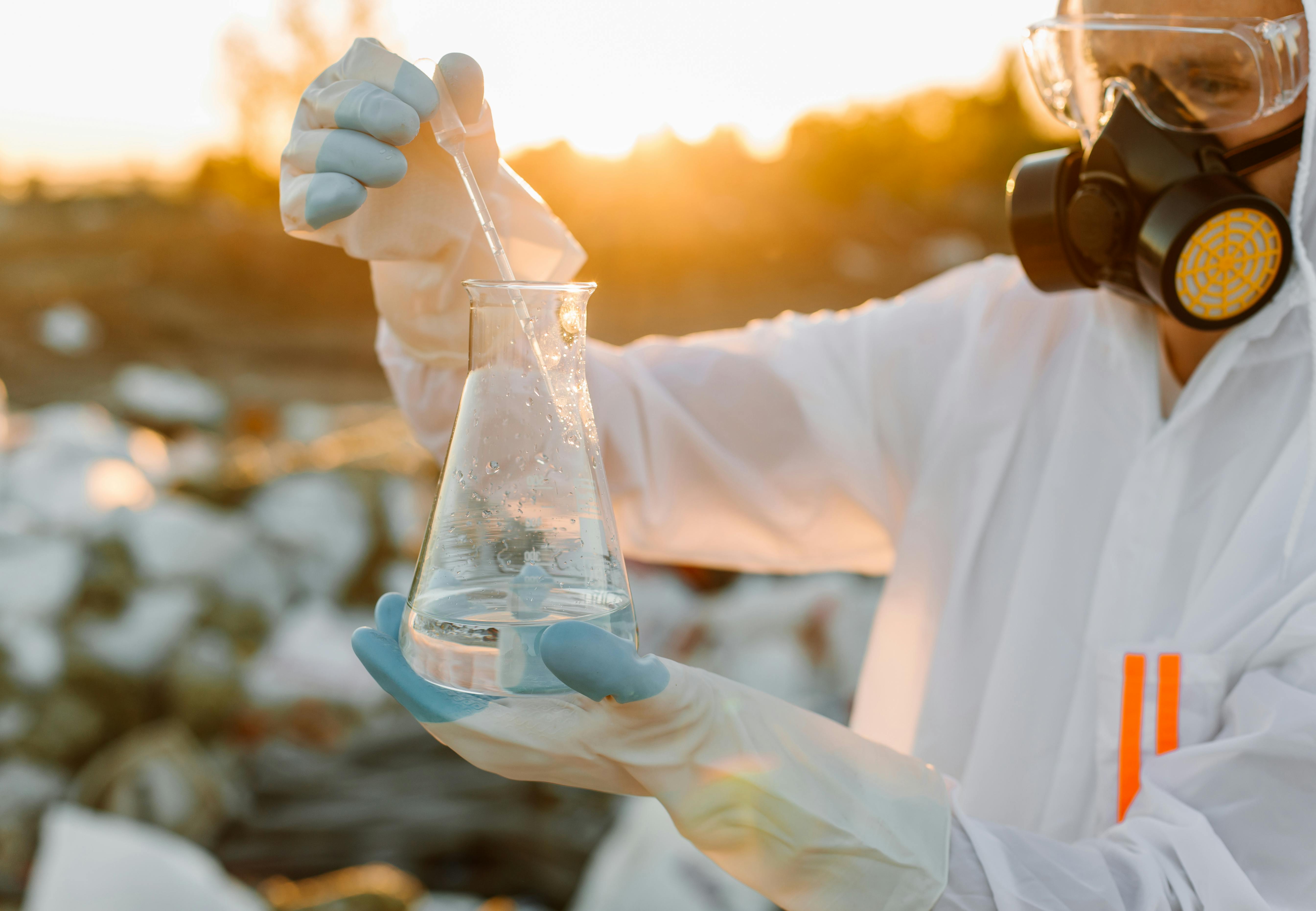 Application of Gas Masks in the Chemical Industry: Building a Strong Line of Defense for Respiratory Safety